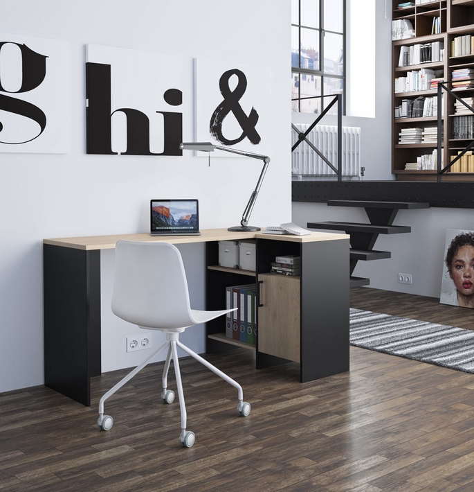 Bureau d’angle en bois clair installé dans un coin de pièce avec réhausse et rangements